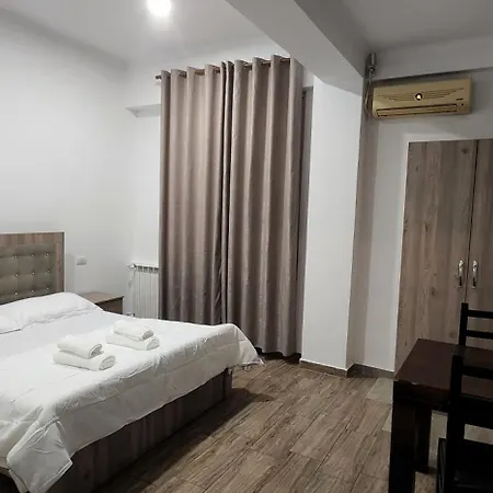 Kleo Hotel